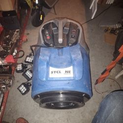 Air Scrubber (Syclone HEPA Sentryx4 )