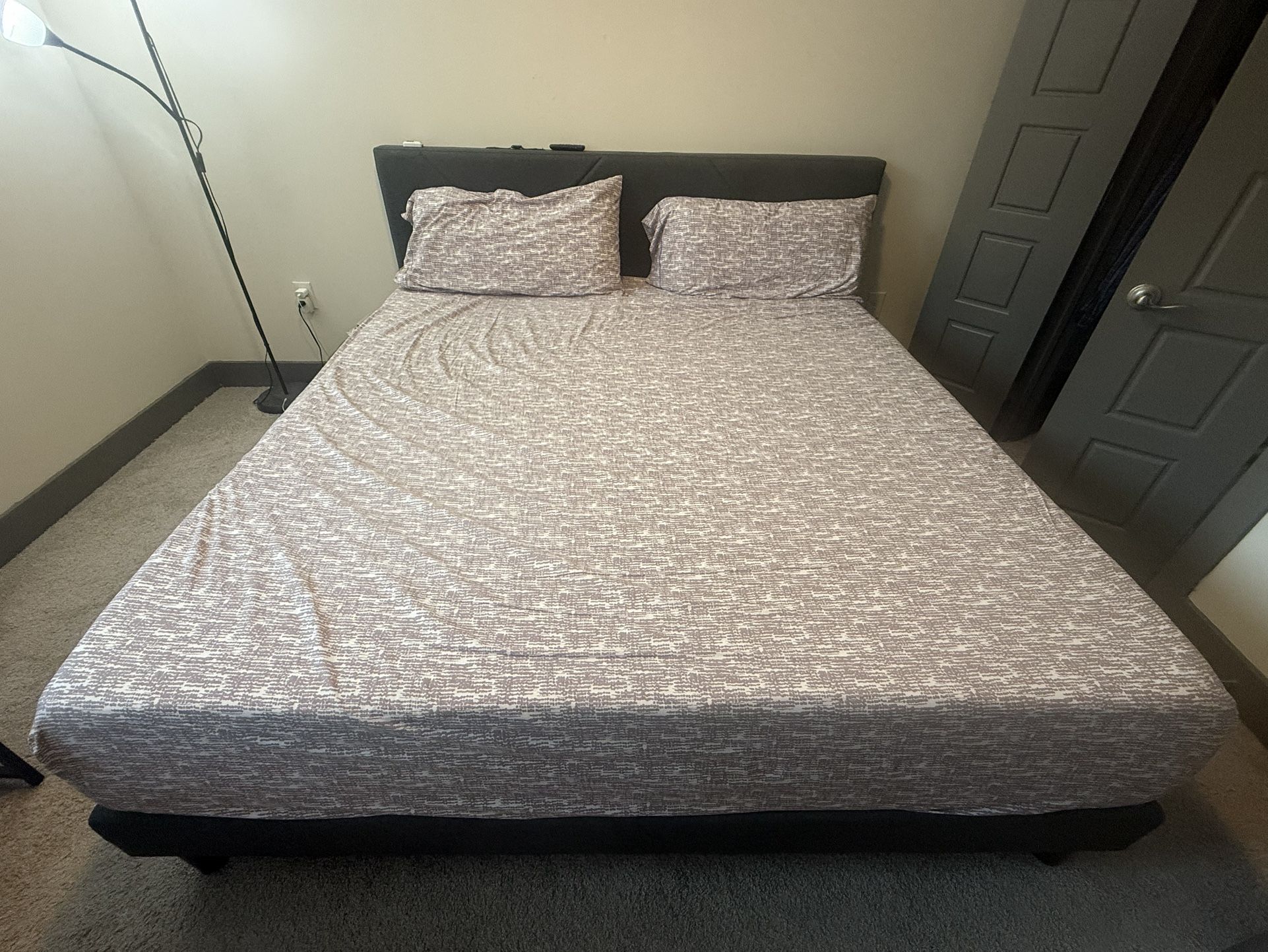 King size Bed Frame with Mattress of 10 Inches Memory Foam and Pillows