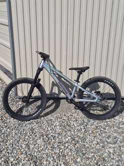 Norco Rampage 2.1 20" Bike
SILVER/BLACK / MSRP $1249!!