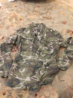 Camouflage jacket juniors size medium