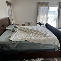 Ca King Bed With Nectar Mattress. 