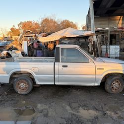 1987 Mazda B2200 ***for Parts Only*** 