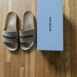 Balenciaga Rubber Pool Slides
