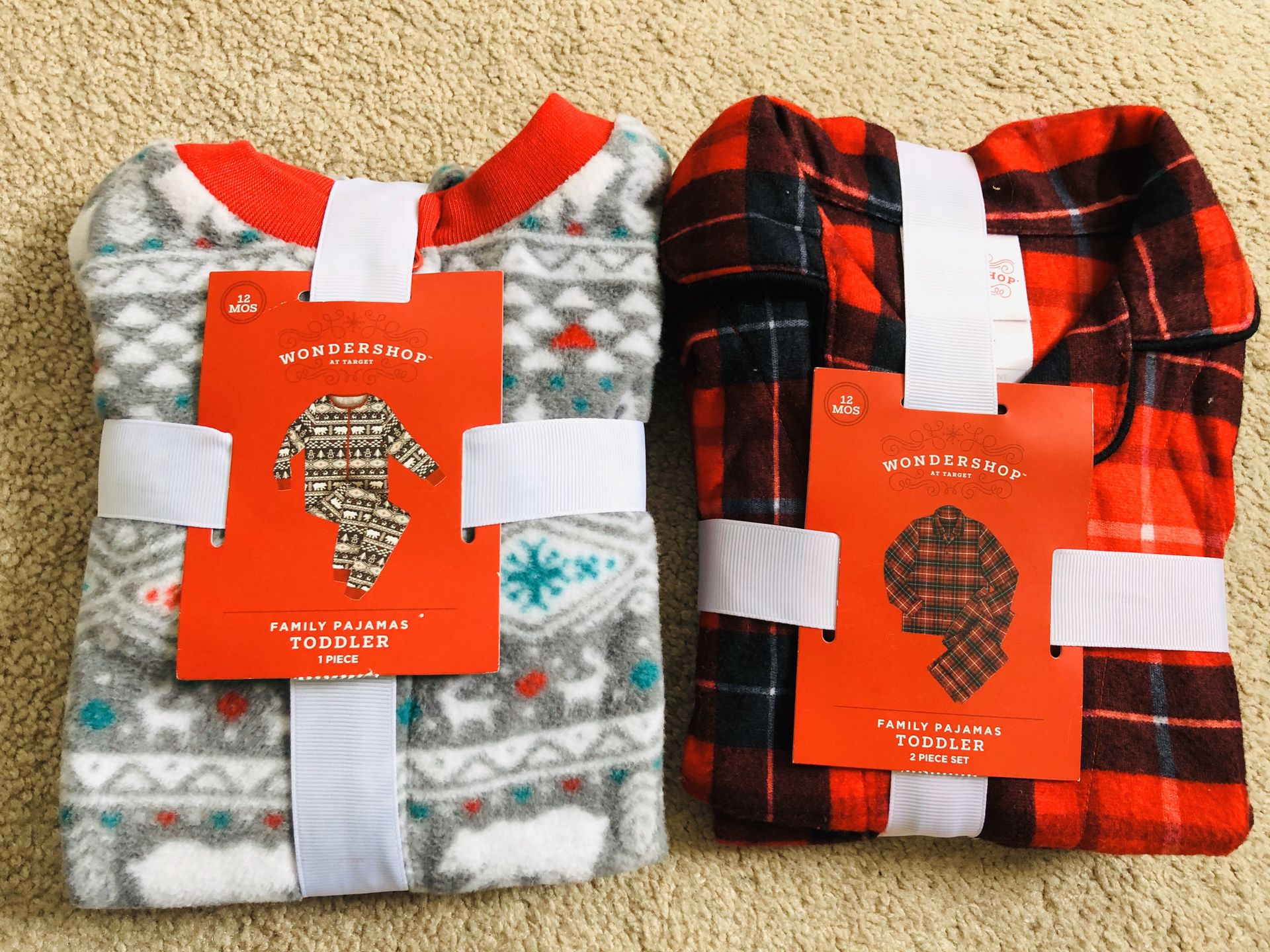New wondershop Family pajamas 12 months 2 Piece Set & 1 Piece (pick up only)