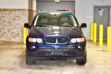 2004 BMW X5 3.0i.