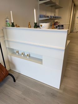 receptionist desk