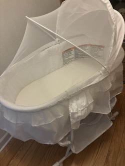Dream On Me Bassinet Like New Barley Used