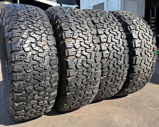 275 70 18 Bfgoodrich ko2 tires Con 80% de Vida Las 4