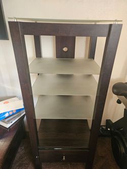 Media cabinets/media consoles