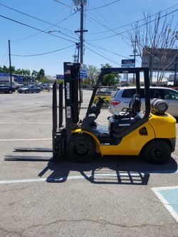 2010 komatsu/tusk forklift 5000 lb capacity pneumatic 3 stage side shift $12500