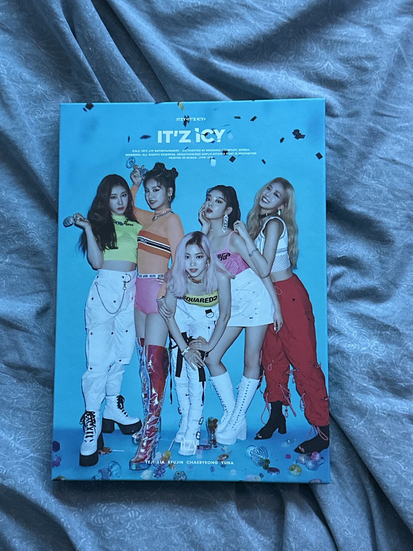 ITZY - IT'z ICY [1st Mini Album]