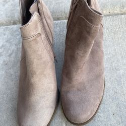 Women Boots Size 5.5