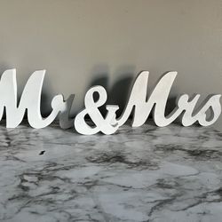 Mr. & Mrs. Sign 