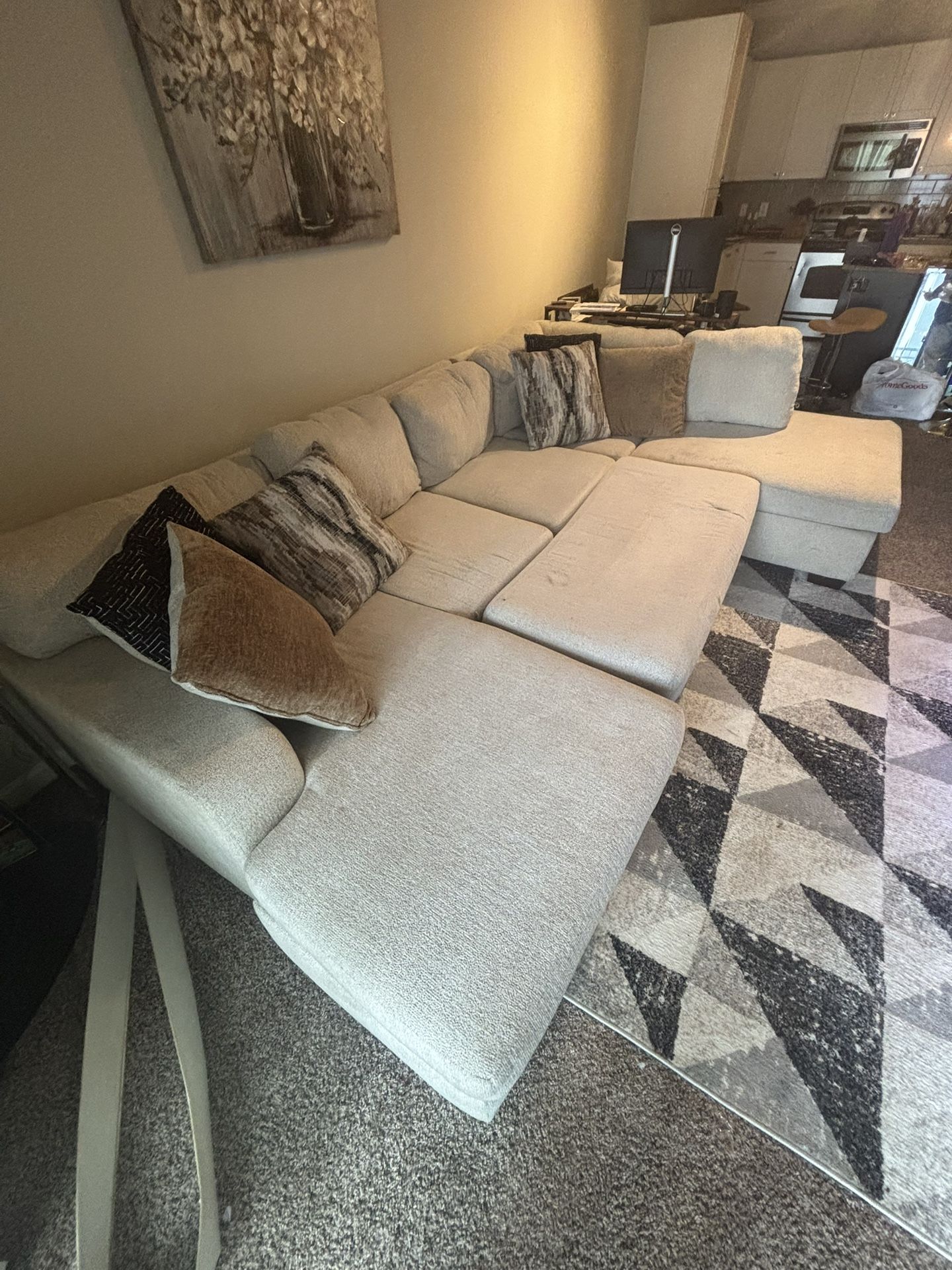Free Delivery 🛋️ Modern Beige Sectional Sofa with Storage – New Condition!