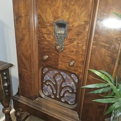 Antique radio