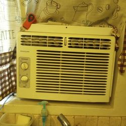 Frigidaire Air Conditioner 
