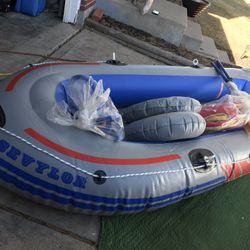 Supercaravelle 6 Person Raft With 3 Ohrs 2 Life Jackets A Hand Pump….The 6 Man Raft Is In Very Good Condition U Can See By The Pictures….