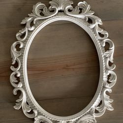 9x12” Decorative Oval Frame