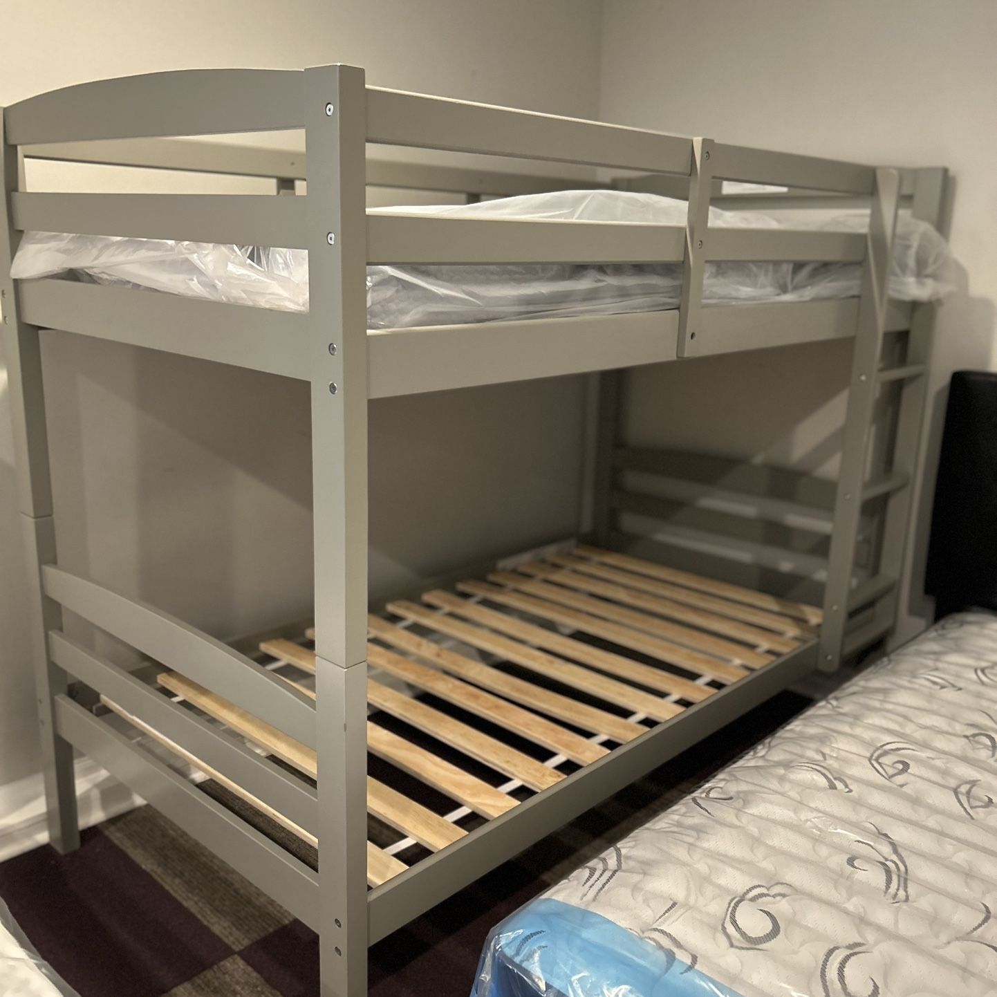 New Twin Size Bunkbed 