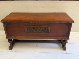 Antique Lane Cedar Chest – Ornately Carved Blanket Chest / Hope Chest