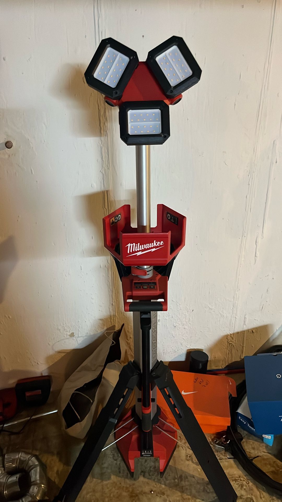 Milwaukee Tripod Light