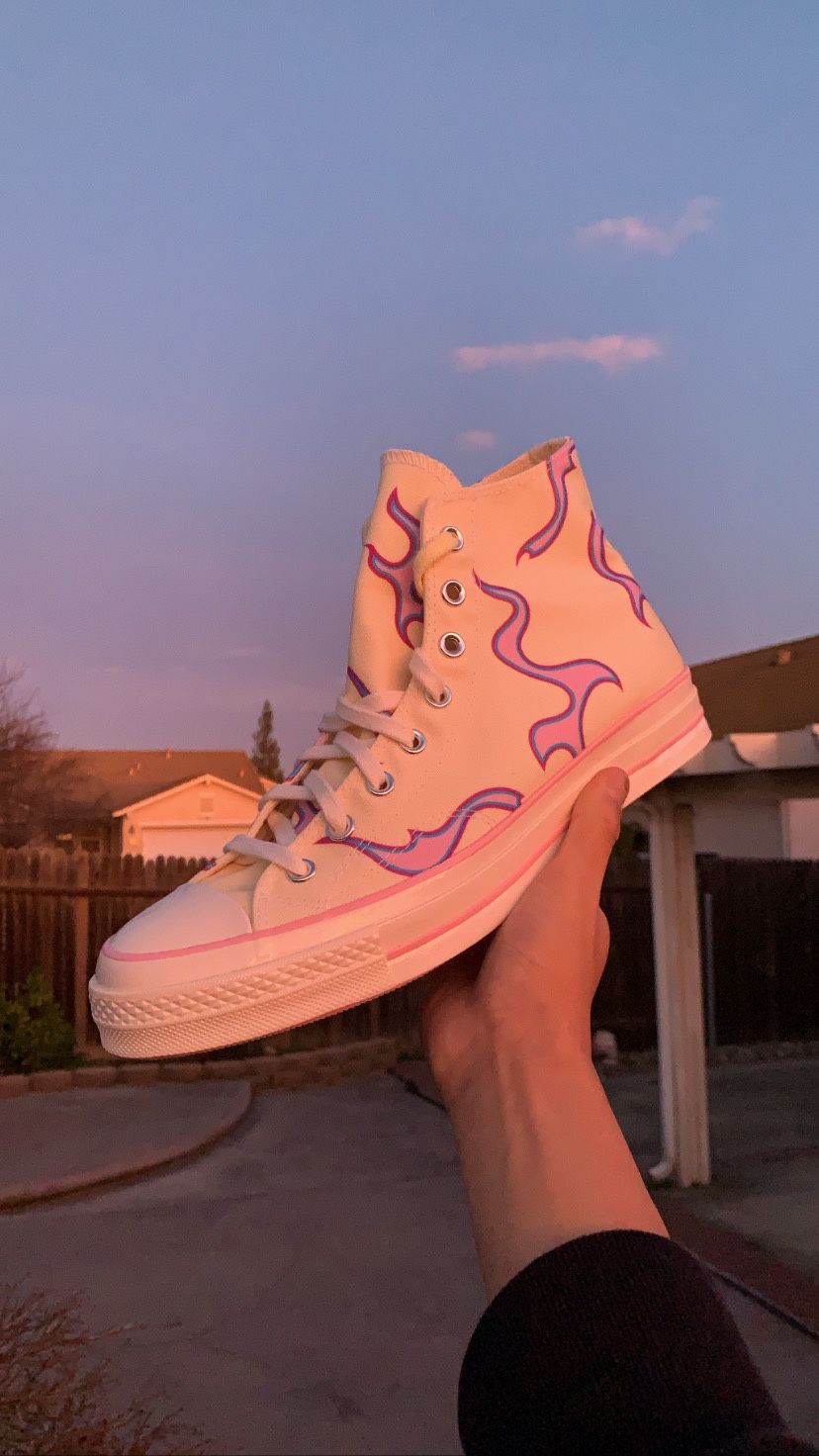 Converse Taylor “ Golf Fleur Yellow Flame for Sale in Sacramento, - OfferUp