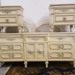 Thomasville King Bedroom Set