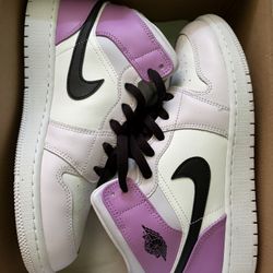 Air Jordan 1 Mid 