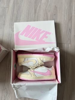 Size 6.5 women jordan 1 low