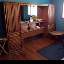 VENDO UN SET SIMILAR AH ESTE PRECIO REGULAR $1200. LO ESTOY DANDO  CASI NUEVO