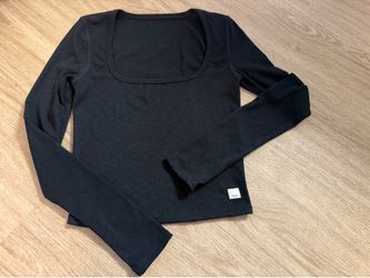 Never worn Vuori black slub Long-Sleeve Scoop Neck Top size xs