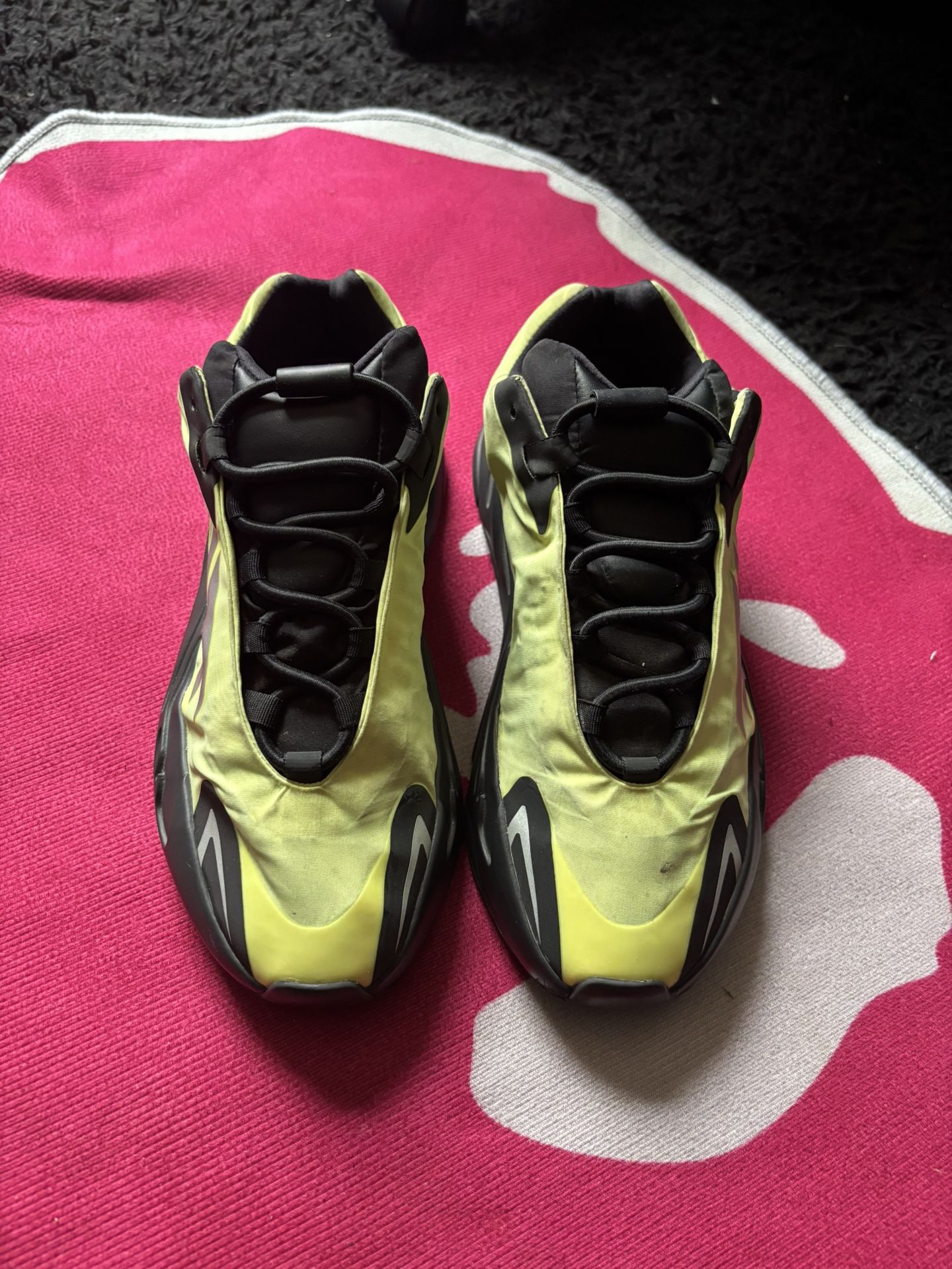 Yeezy 700 MNVN Prosper