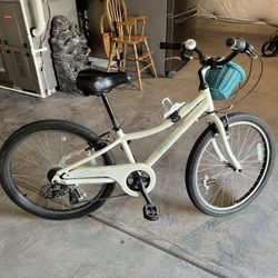 24” Jamis Capri 6 Speed Bicycle 