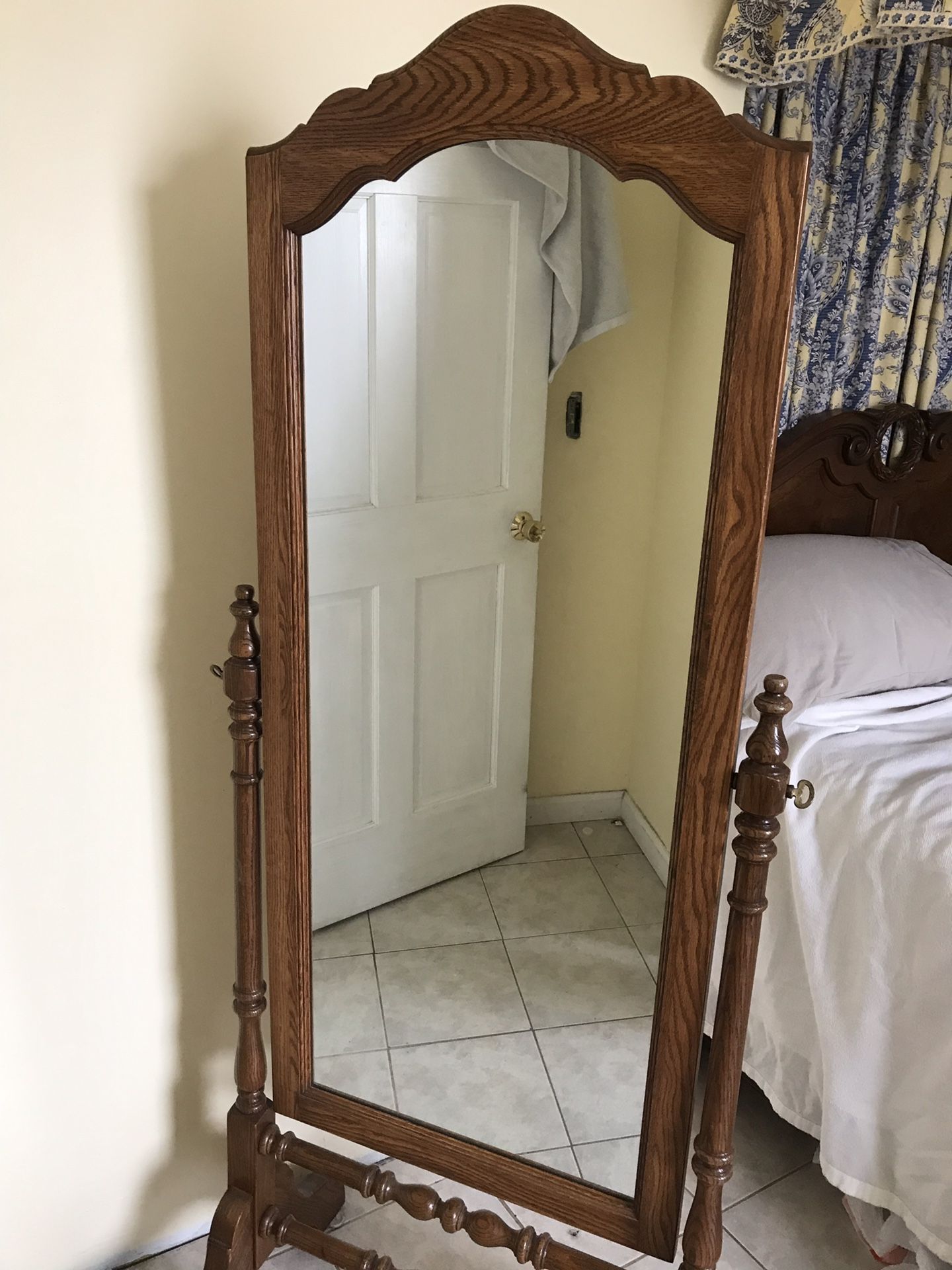 Pennsylvania House Stand Up Mirror vintage