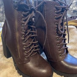 Lace Up, High Heel Boots 6.5