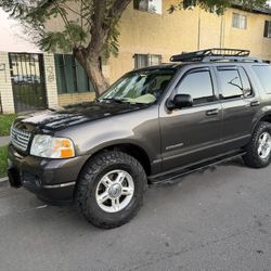 05 Ford Explorer