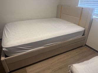 Size queen white bed frame (mattress is not included)