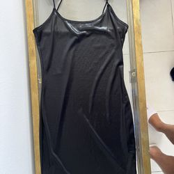 10$ Black Shiny Dress Size XS 