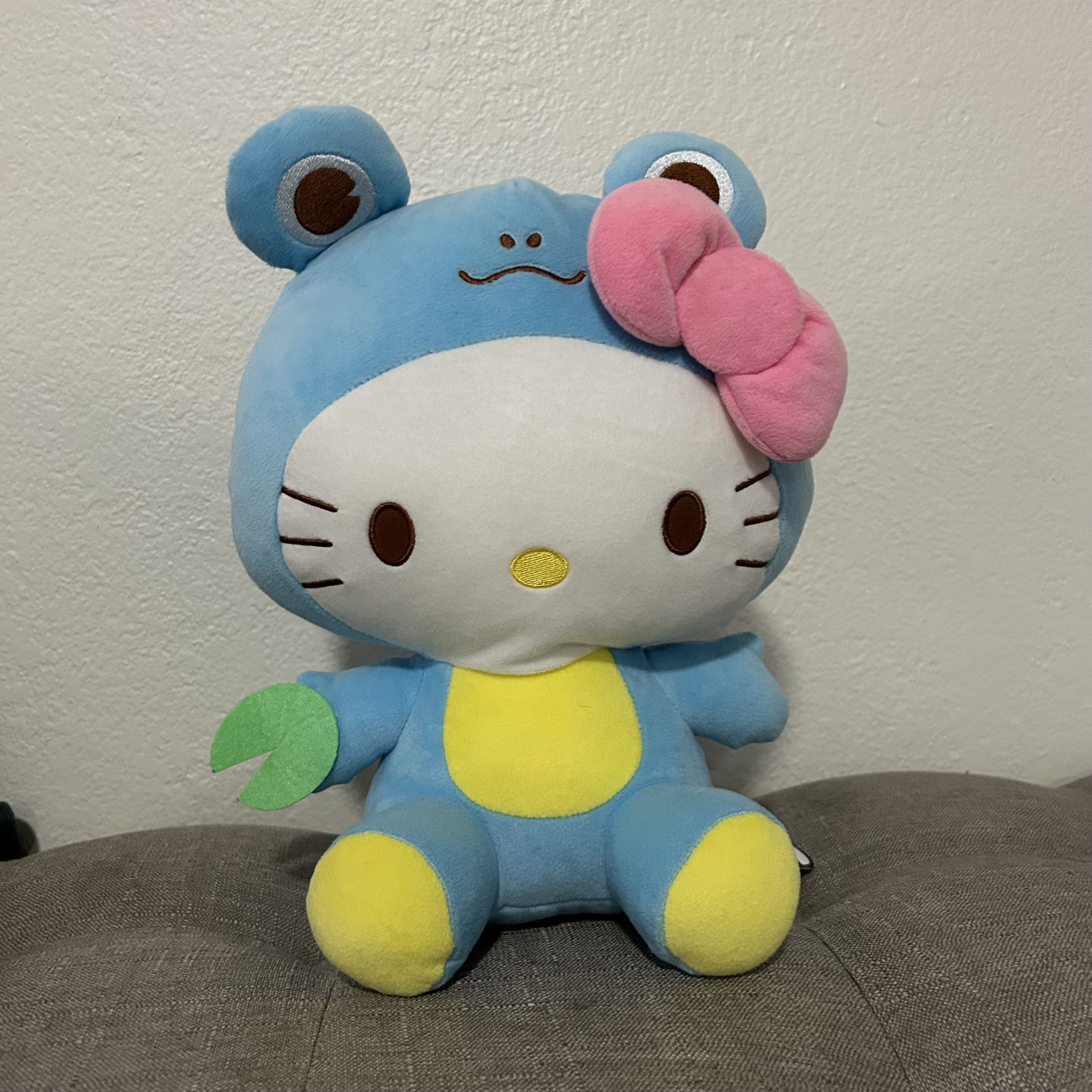 Blue Hello Kitty Frog Plushie for Sale in San Diego, CA - OfferUp