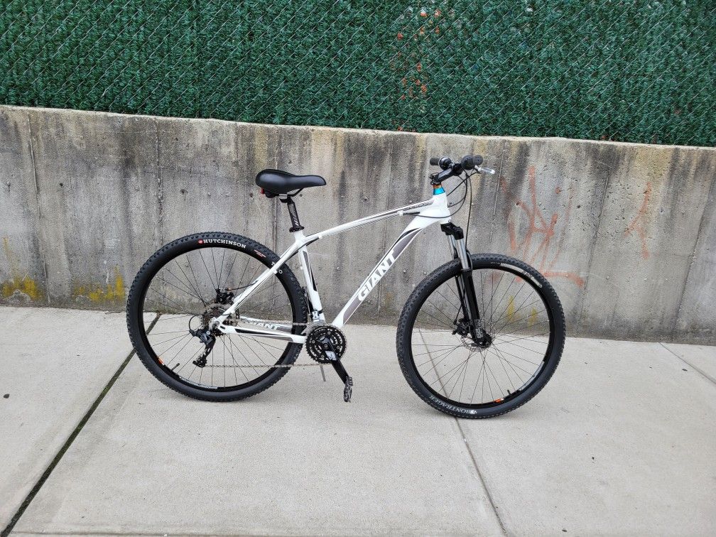 Giant Talon 29er Mountain Bike for Sale in Queens, NY - OfferUp
