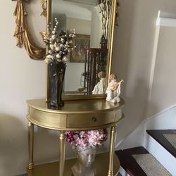 Beautiful entry consul with Mirror 