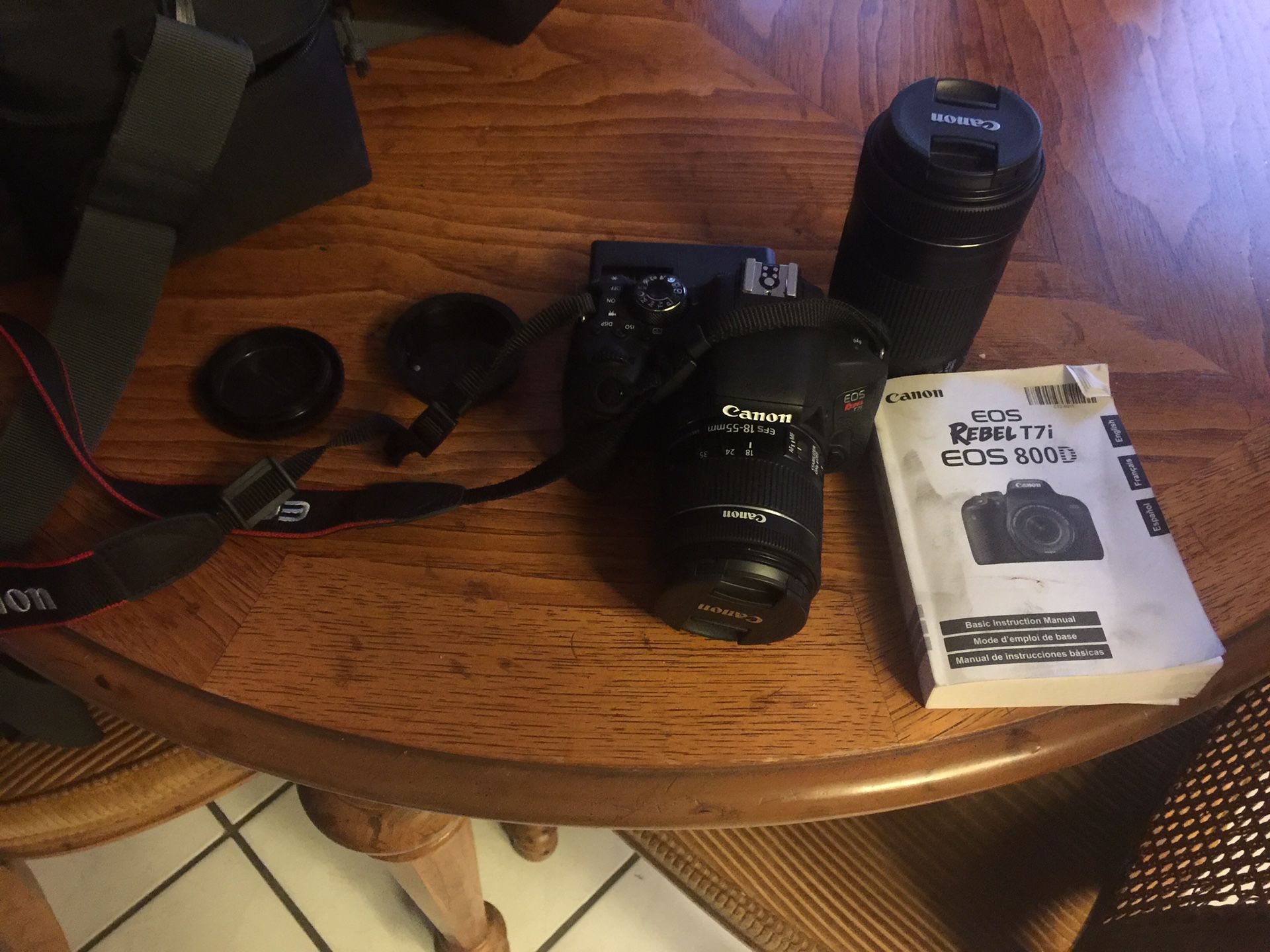 canon t7i DSLR camera ( like new)