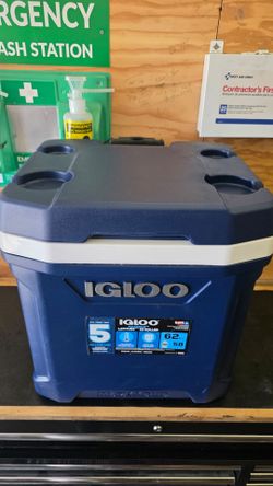 Ice Chest IGLOO 62 quarts with wheels