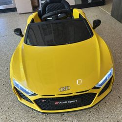 Ride On Electric Rechargeable Audi 8 For Kids 