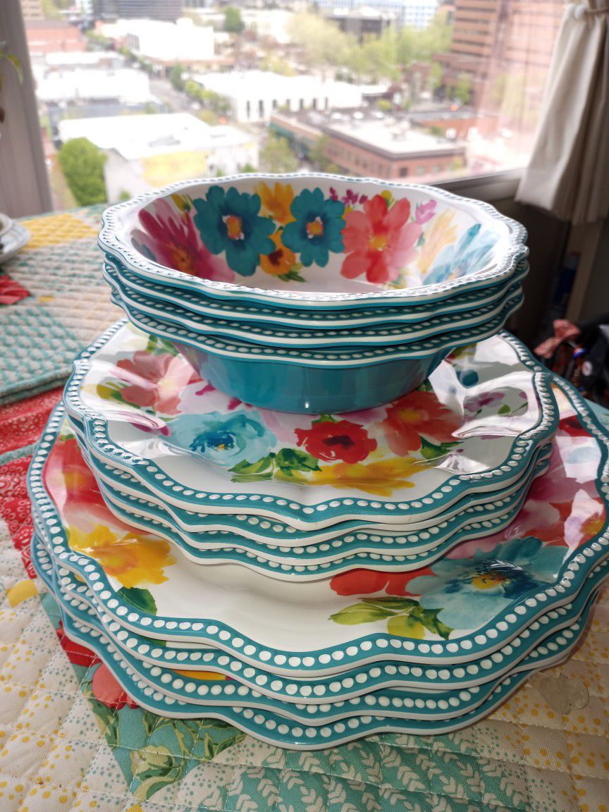 The Pioneer Woman Traveling Vines 10 Pc Melamine Bowl Set for Sale in  Charlotte, NC - OfferUp