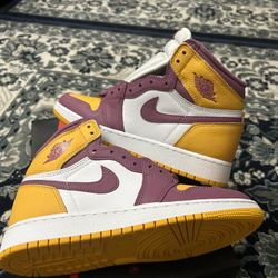 New Jordan 1 Hi retro Size 5Y DS