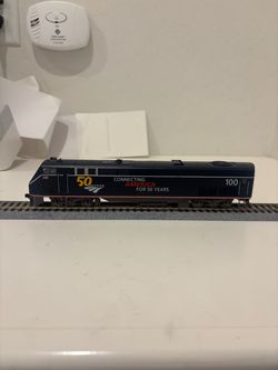 P42 Amtrack HO scale (KATO) DC with super liner car