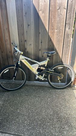 MUST GO - Mongoose MGX Bicycle