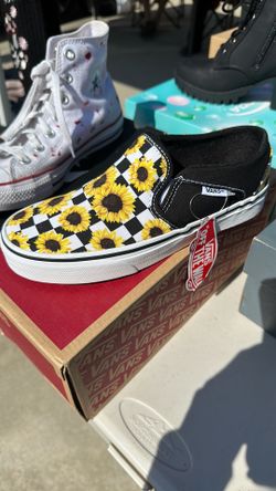 Sunflower checker vans