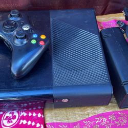 XBOX 360 E console 